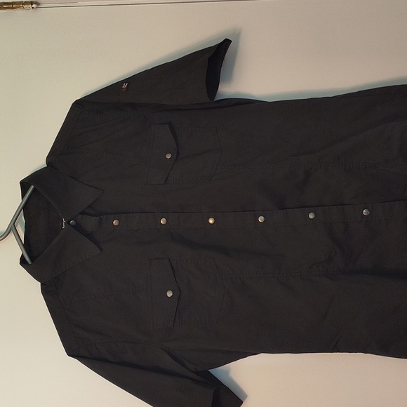 Black snap button shirt - Picture 1 of 4